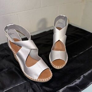 Silver show stopping wedges
